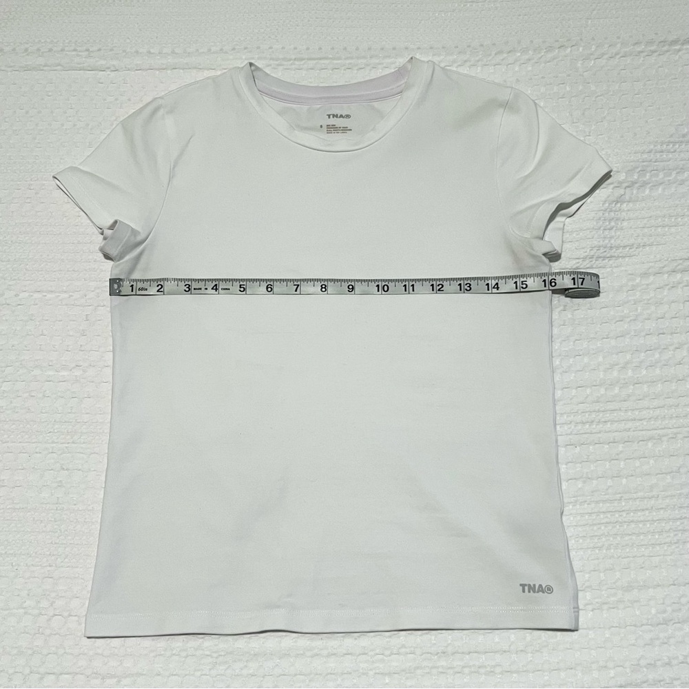 Aritzia TNA White Fitted T-Shirt Small